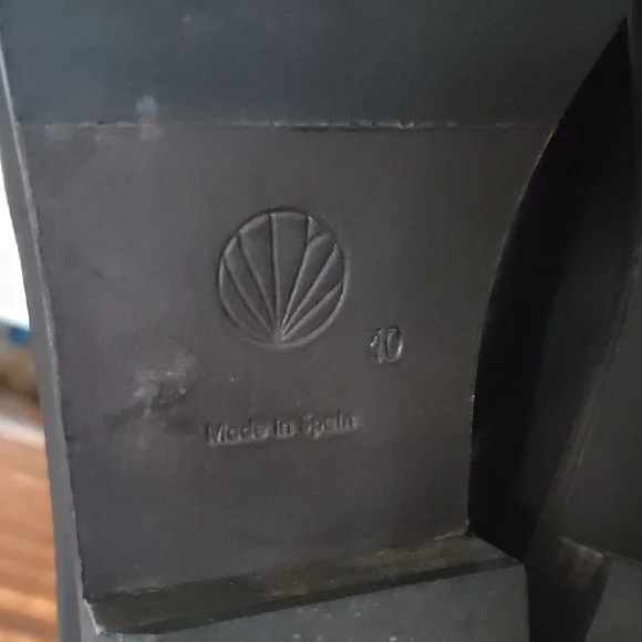 COCLICO Black Leather Ankle Booties - Picture 6 of 10